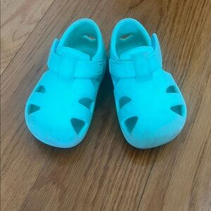 Ten Little Splash sandals